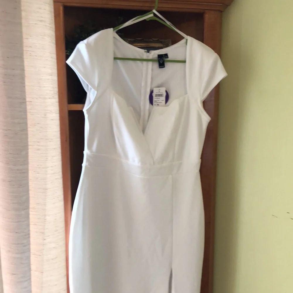 White Windsor Dress - Picture 11 of 13